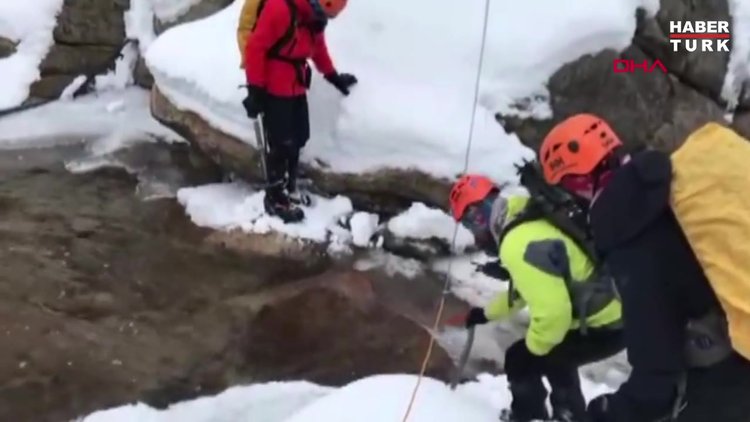 Uludağ'da kaybolan dağcılar, uçurum ve vadi kenarlarında böyle aranıyor