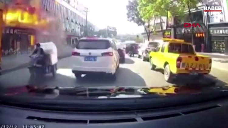 Çin’de mağazada patlama anı araç kamerasında