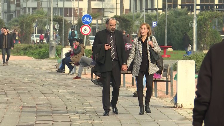 Şikayetçi olduğu eşiyle 'tek taş yüzük' karşılığında uzlaştı