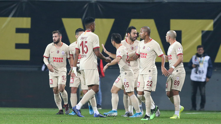 Tuzlaspor: 0 - Galatasaray: 3 | İLK YARI SONUCU