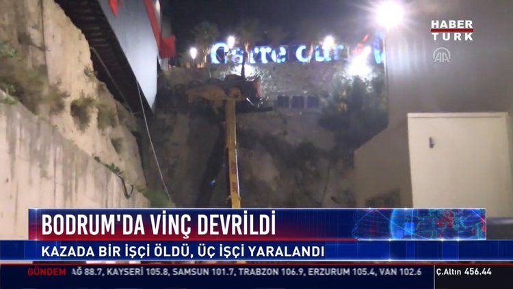 Bodrum'da vinç devrildi