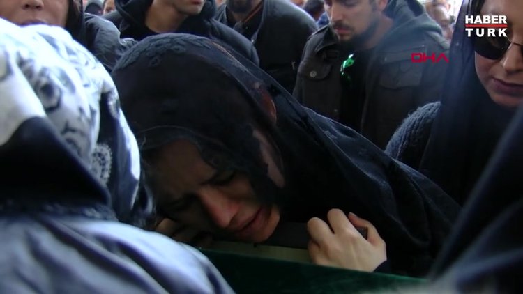 Ceylan, yeğeni Nazlıcan Arıkan'ı son yolculuğuna uğurladı
