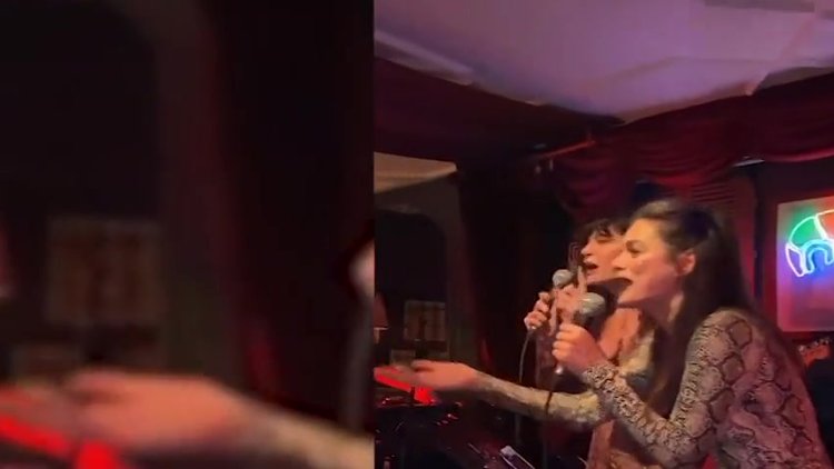 Ünlü oyunculardan canlı performans