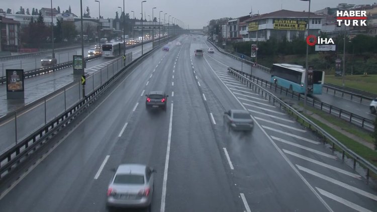 İstanbul'da yeni yılın ilk gününde yollar boş kaldı