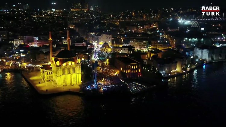 İstanbul 2020'ye böyle 'merhaba' dedi