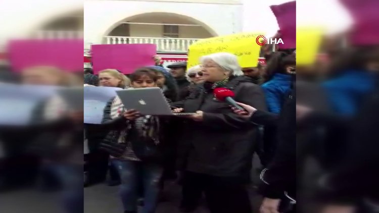 Atlı faytonların devam etmesini isteyen ada sakinleri ile faytoncular bir araya geldi