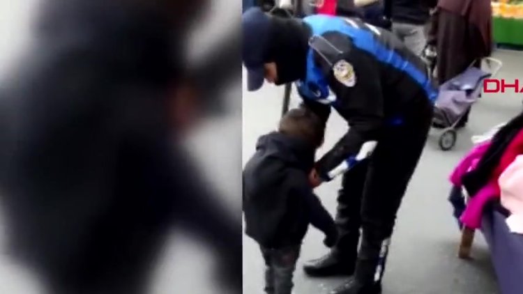 Fatih'te pazarda kaybolan 3 yaşındaki çocuğa montunu giydirdi