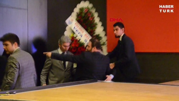 Kürsüde kalp spazmı geçirdi