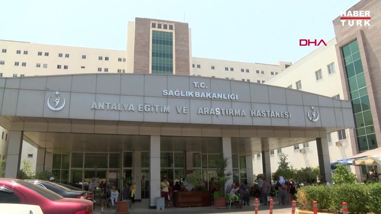 Sınav kaygısı için aldığı ilaç, vücudunu yakıp, görme yetisini kaybettirdi