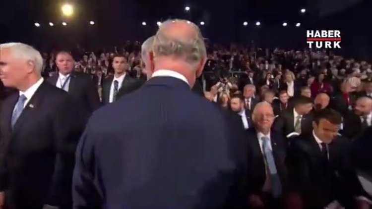 Prens Charles ile Mike Pence'in görüntüsü sosyal medyanın gündeminde