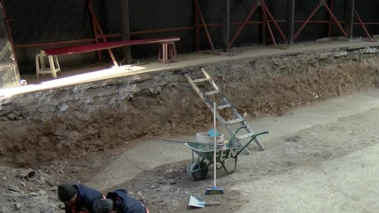 Belediye binasının restorasyonunda tarihi mozaikler bulundu