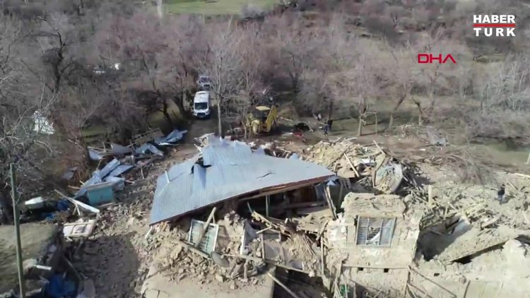 İşte Elazığ depreminin doğadaki tahribatı!
