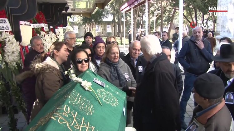 Yeşilcam'ın Ömercik'i son yolculuğuna uğurlandı