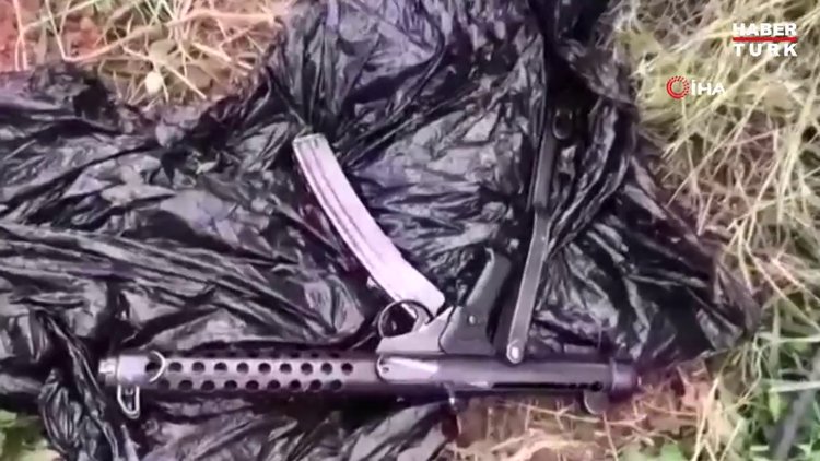 Cezaevi firarisinin evinden cephanelik çıktı