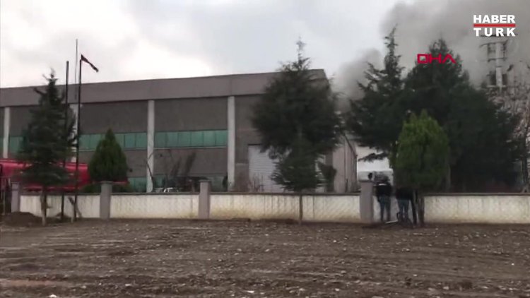 Manisa'da plastik oyuncak fabrikasında korkutan yangın