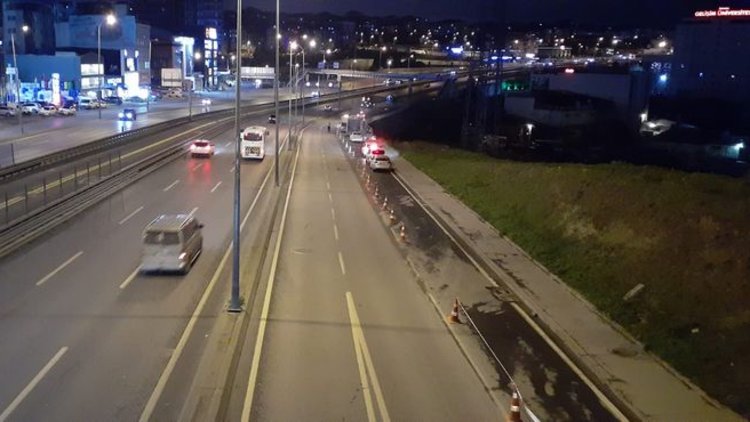 Avcılar'da D-100 Karayolu'nda çatlak