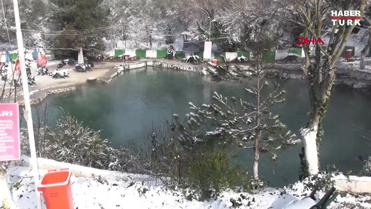 Kar altında kaplıca keyfi