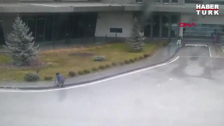 Eşiyle tartışan kadın, otogarda tabancayla havaya ateş etti