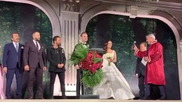 Merve Özbey-Kenan Koçak evlendi