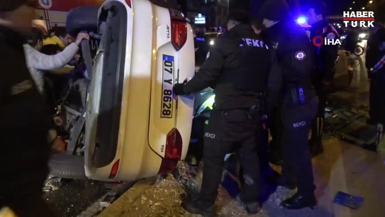 Yeni evli çifti trafik kazası ayırdı