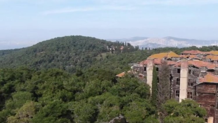 Büyükada Rum Yetmhanesi çökmek üzere