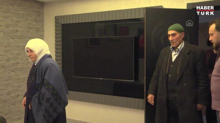 HDP önünde eylem yapan bir aile daha evladına kavuştu