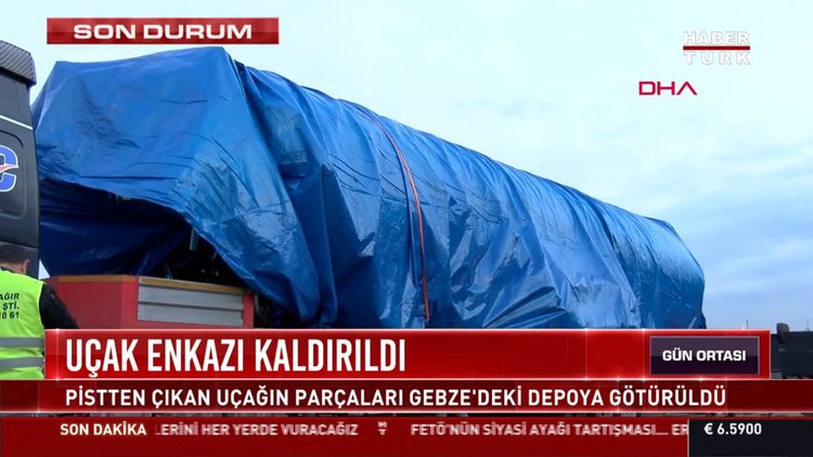 Uçak enkazı kaldırıldı