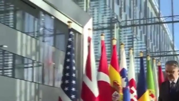 Milli Savunma Bakanı Akar, NATO zirvesinde mevkidaşları ile bir araya geldi
