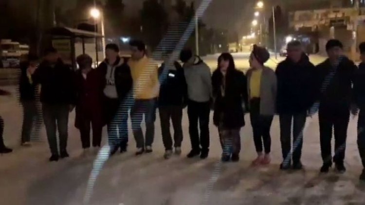 6 yıl aradan sonra karı görünce halay çekip, oyun oynadılar
