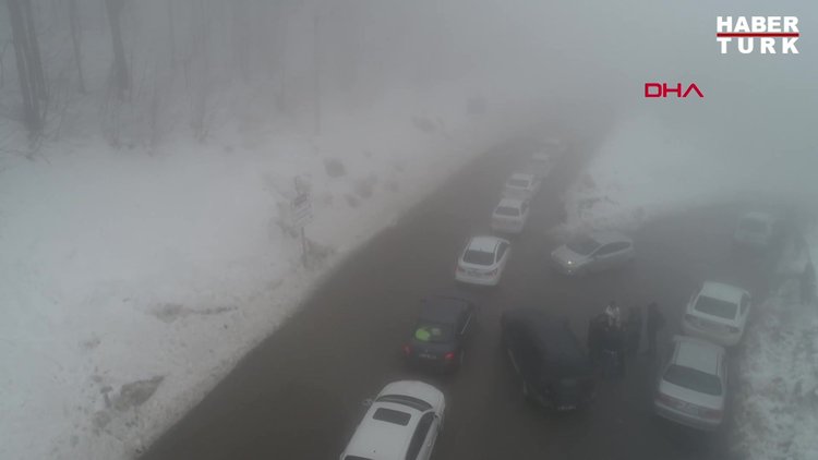 Kartepe yolunda 3 kilometrelik araç kuyruğu