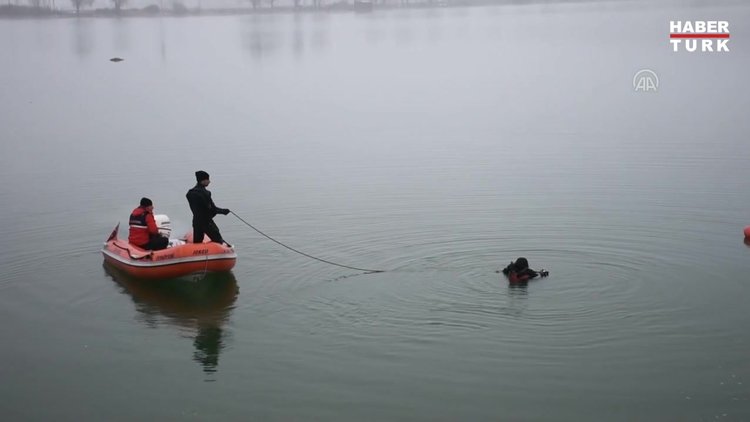 Gölete düşen otomobildeki kadın öldü, 3 kişi kurtarıldı