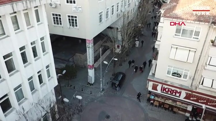 Altı tarihi hamam üstü iş merkezi