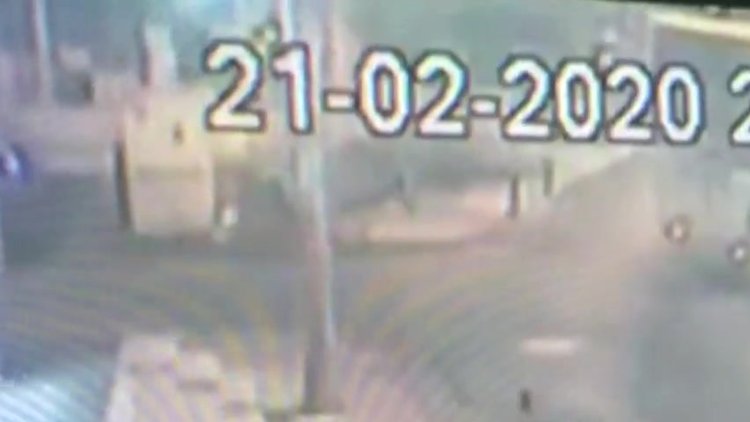 Otobüsle araba çarpıştı! 1 yaralı