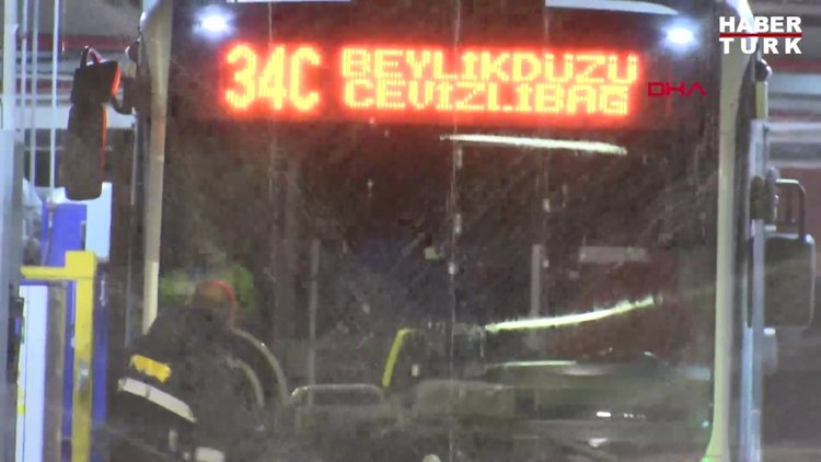 İstanbul'da metrobüs ve duraklarda 'Koronavirüs' önlemi