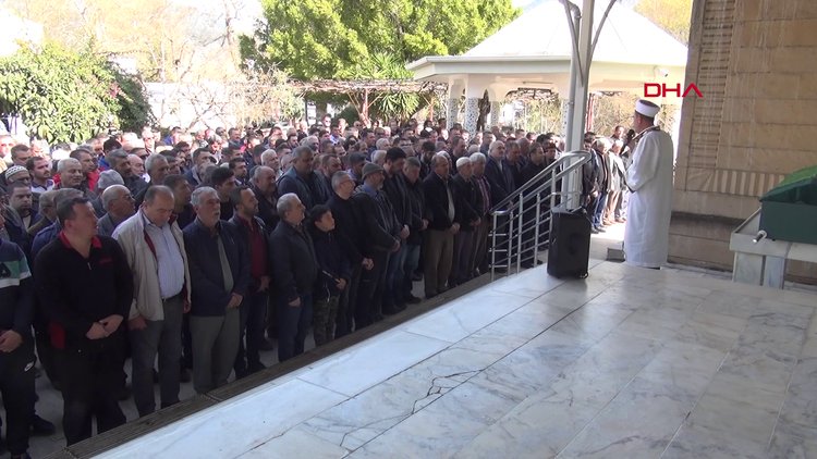 Gırtlak kanseriyle mücadele eden Dilek Demir kurtarılamadı