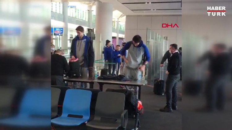 Ergin Ataman'dan uçağa giriş sırasında yapılan aramaya tepki