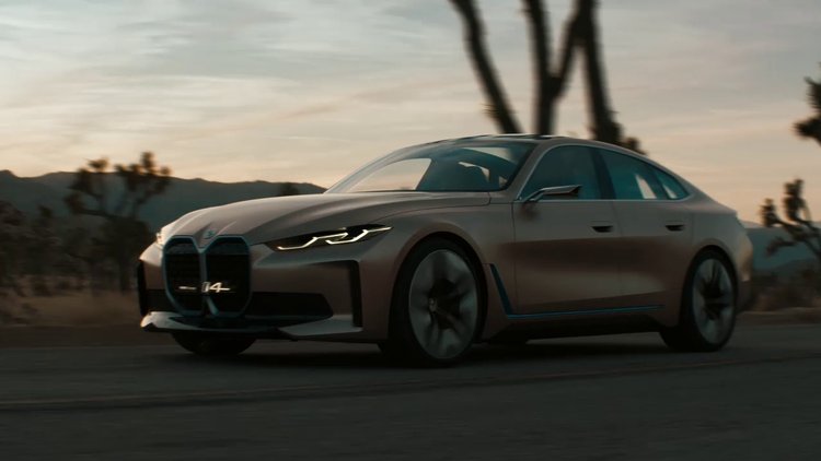 BMW 23 yıl sonra logosunu değiştirdi