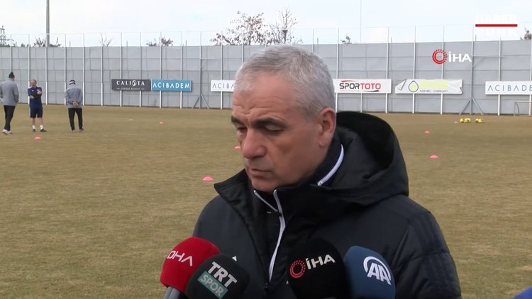 Rıza Çalımbay, bazı futbolcularının Galatasaray ile anılmasını değerlendirdi