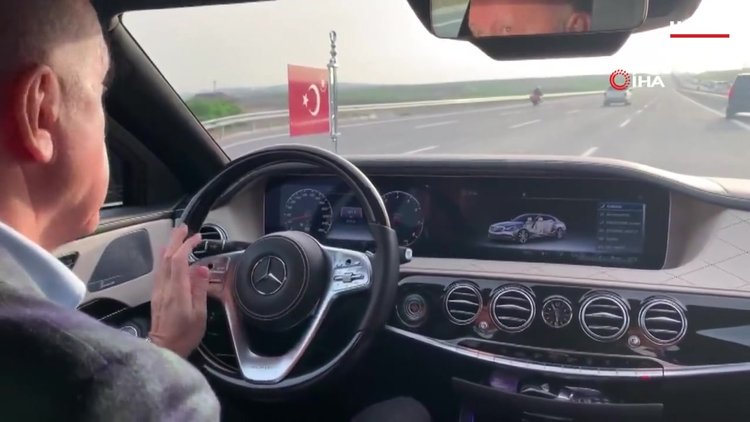 Cumhurbaşkanı Erdoğan, Çaykur Rizespor - Alanyaspor maçını aracından takip etti