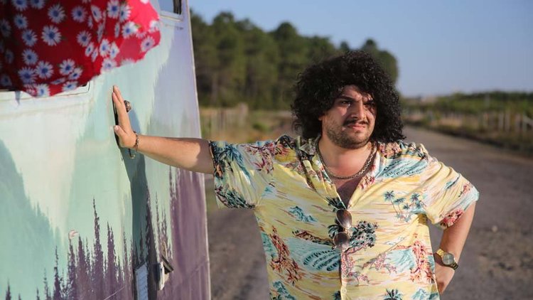 Tam Kafadan Karavana Fragman