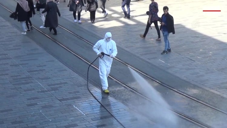 Taksim Meydanı ve İstiklal Caddesi'nde koronavirüs önlemleri artırıldı