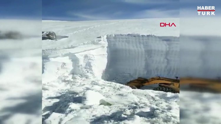 Askeri üs bölgesinde kar kalınlığı 10 metreyi aştı