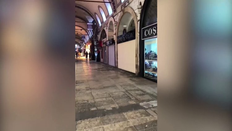 Tarihi Mısır Çarşısı Kapatıldı