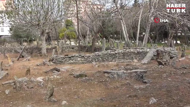 Alanya'da sahipsiz taş mezarlar gizemi koruyor