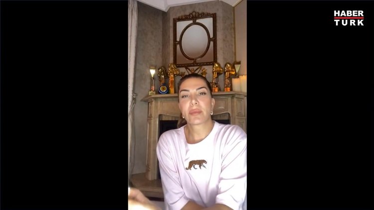 Ebru Yaşar Instagram'dan canlı yayın yaptı