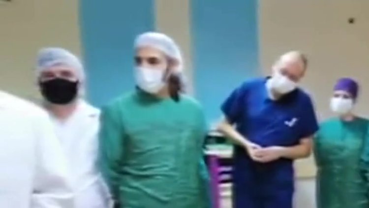 Tarihçi İlber Ortaylı, korona virüsle mücadele eden sağlık çalışanlarıyla konuştu