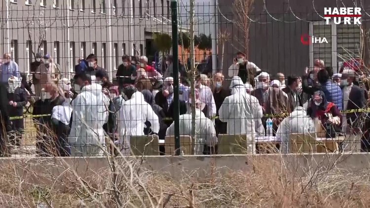 Son test sonuçları negatif çıkan 293 umreci memleketlerine gönderildi