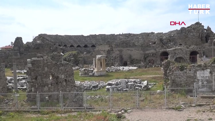 Side'de inşaat kazısında Roma Dönemi'ne ait eserler bulundu