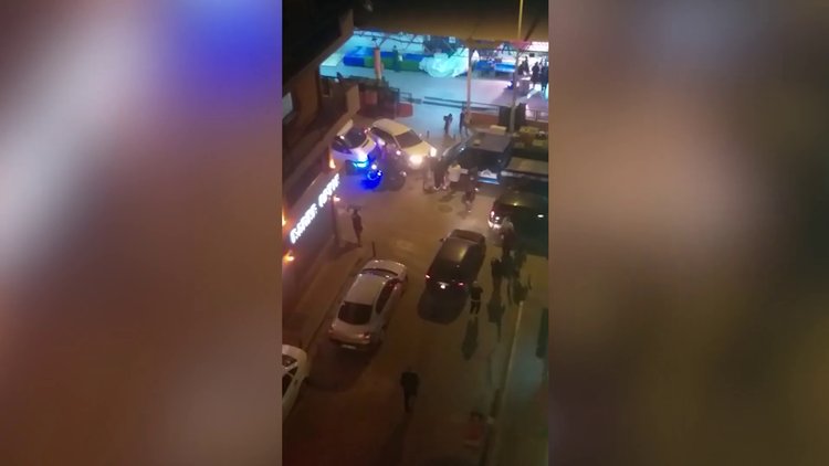 Sokağa çıkma yasağını duyan İzmirliler marketlere akın etti