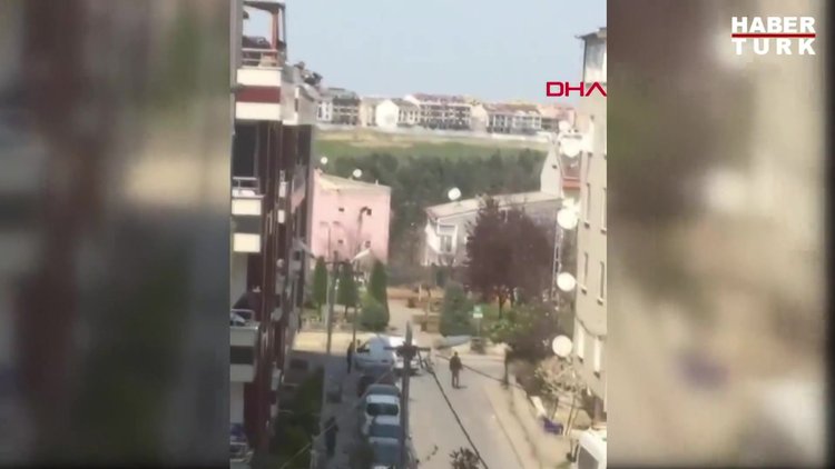 Küçükçekmece Kanarya'da polise saldırdılar!